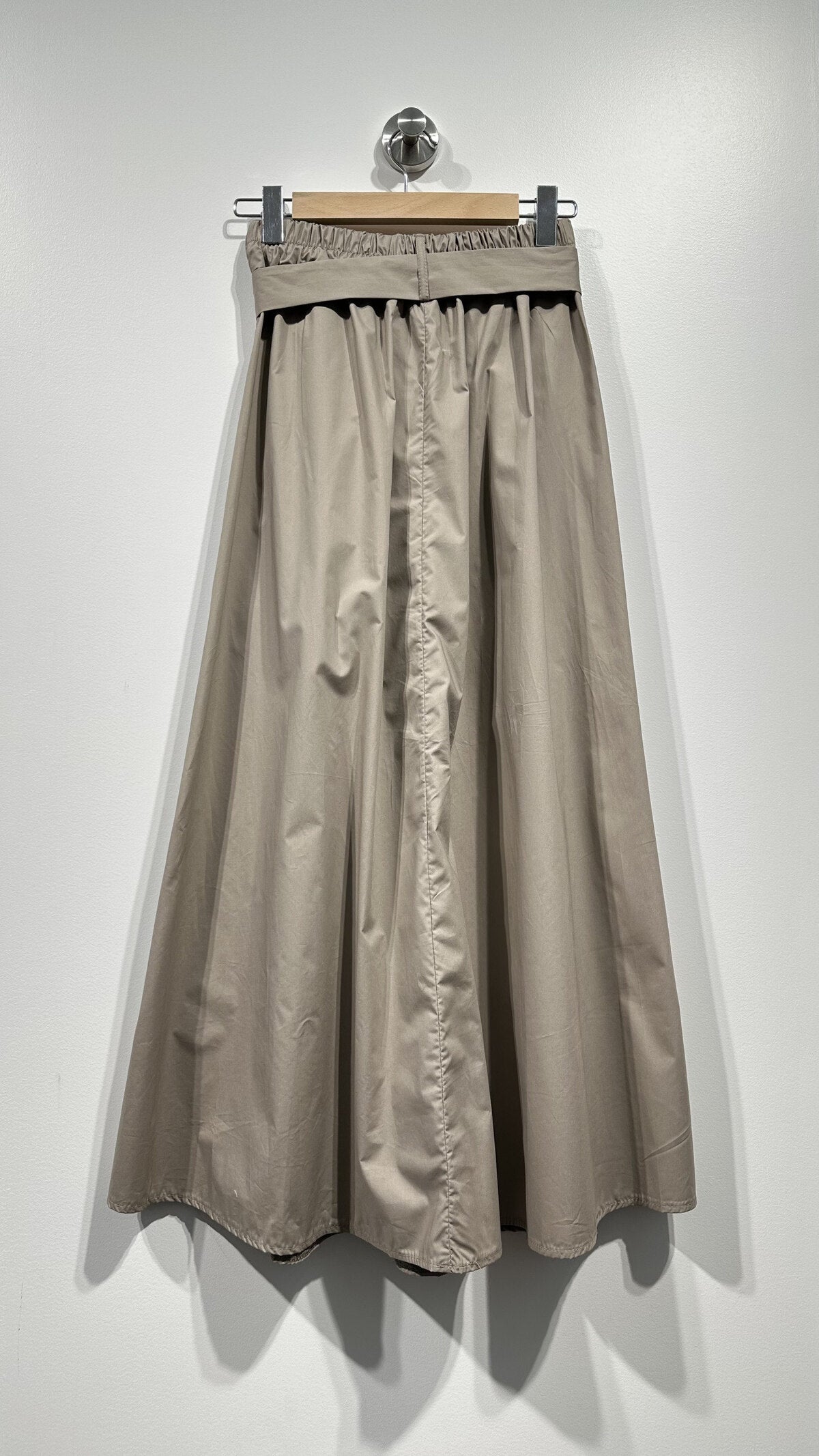 Damen Rock – Langer Baumwollrock mit Bindegürtel in Taupe