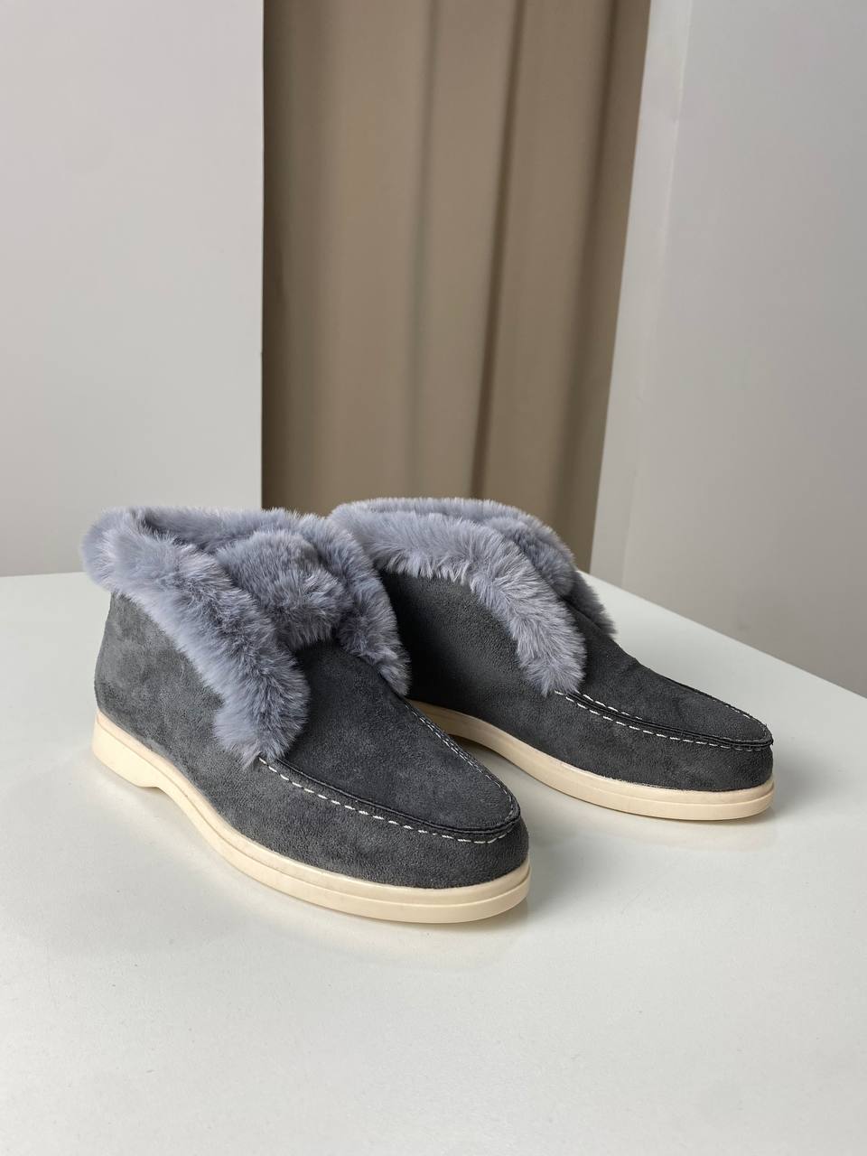 Stiefeletten aus Wildlederimitat