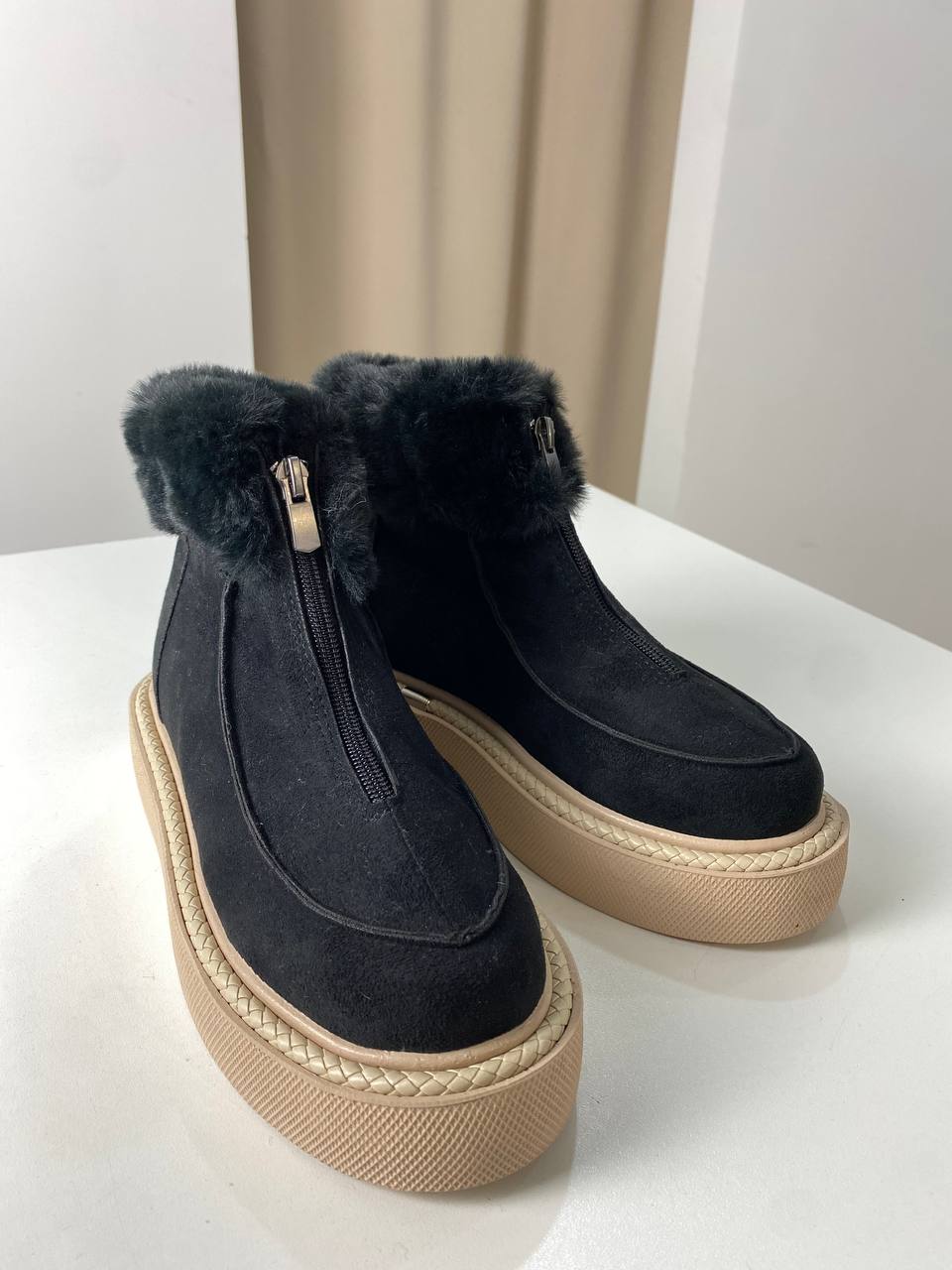 Stiefeletten aus Kunstfell