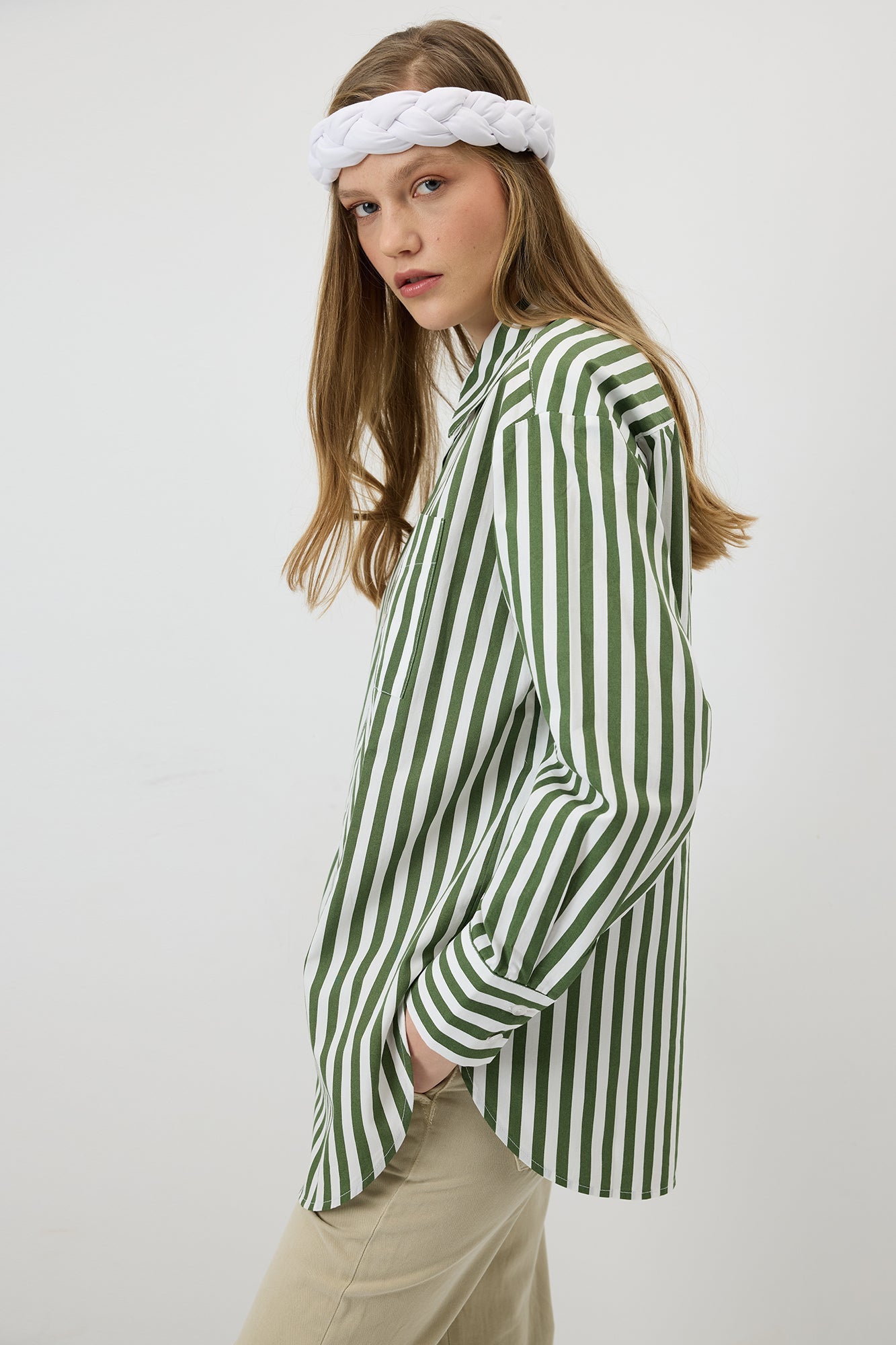Damen Oversize Hemd – Gestreifte Bluse in Grün-Weiß