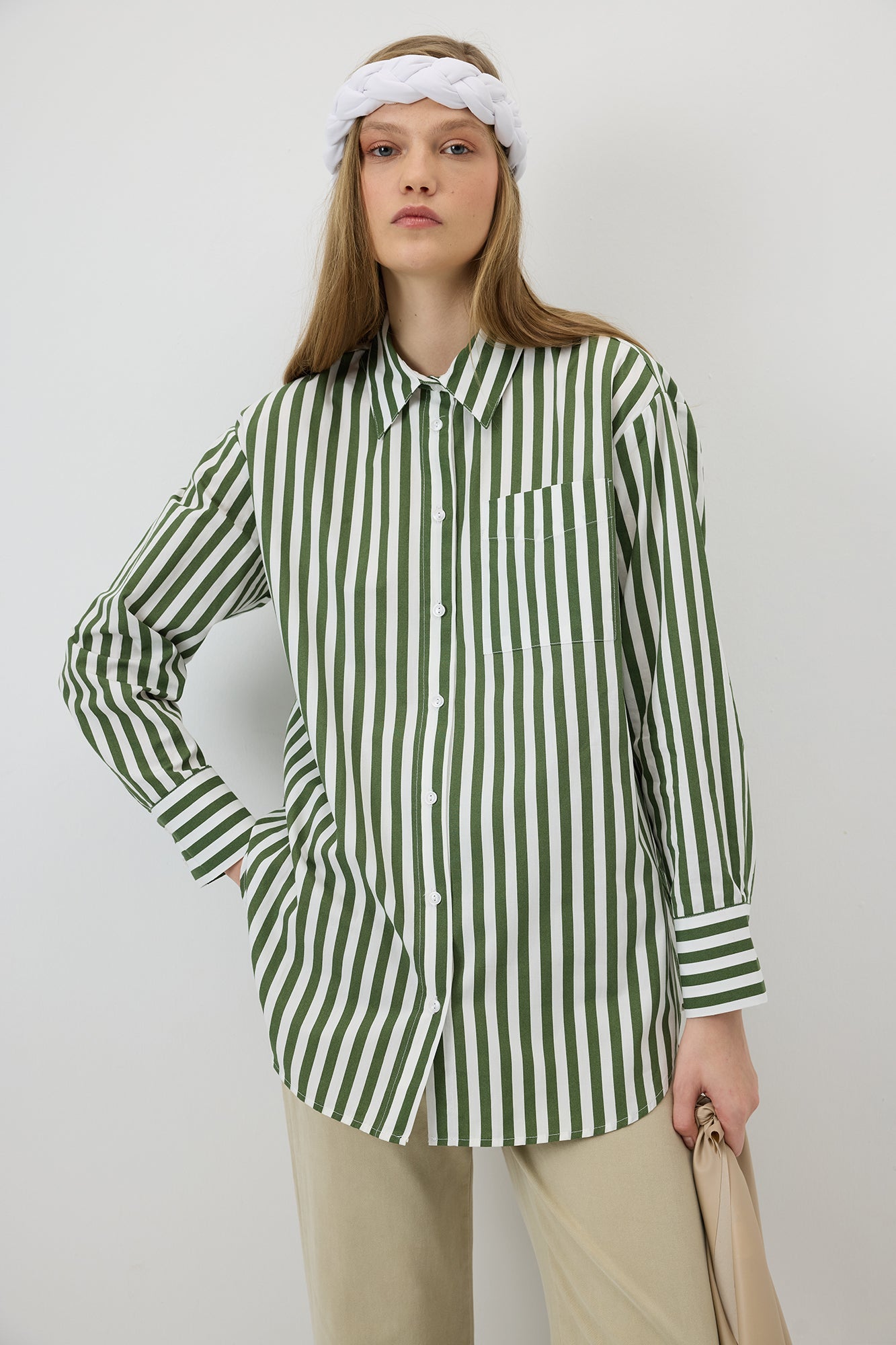 Damen Oversize Hemd – Gestreifte Bluse in Grün-Weiß